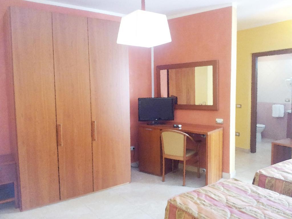 Hotel Demar Ольбия Экстерьер фото