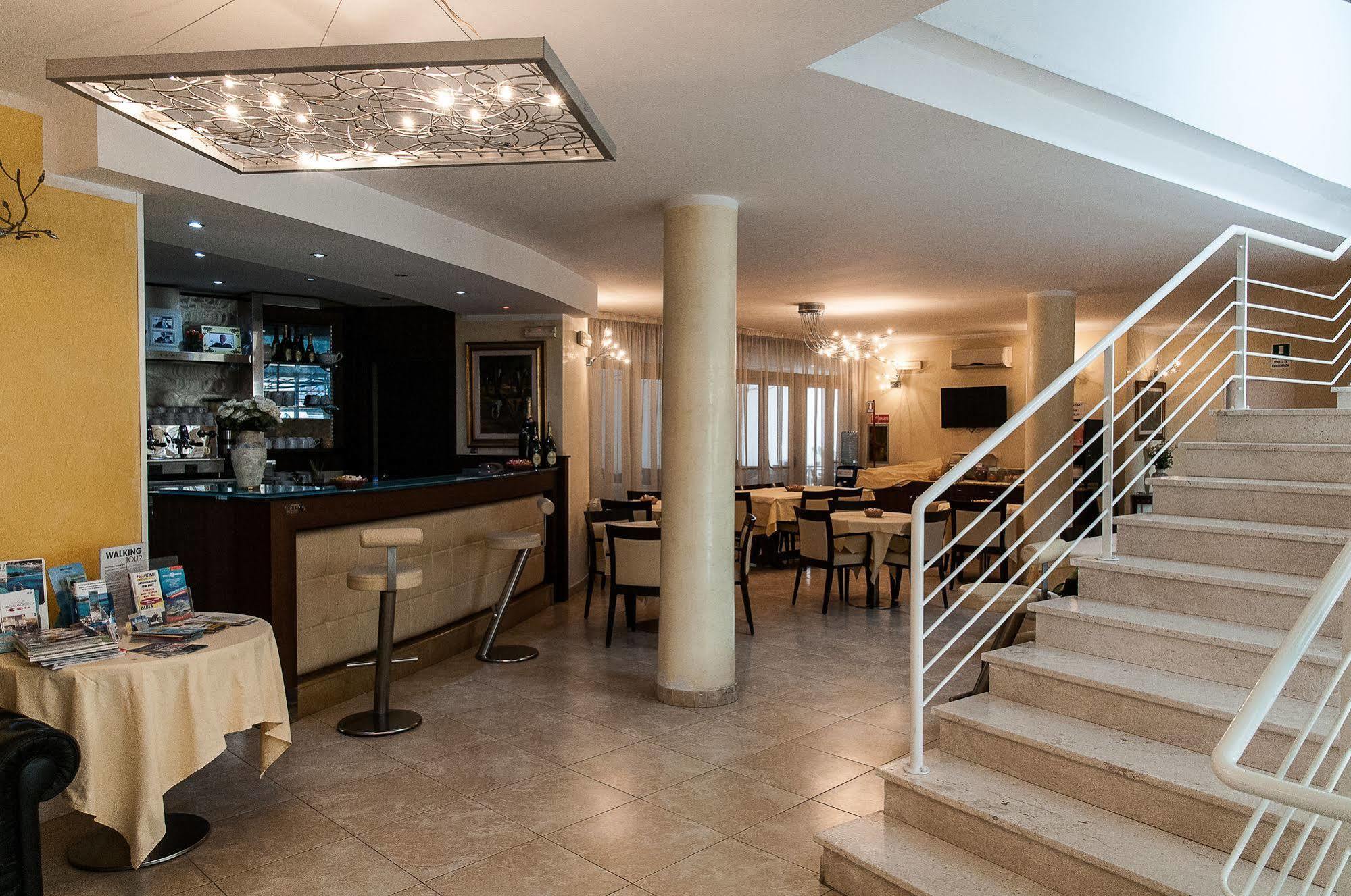 Hotel Demar Ольбия Экстерьер фото