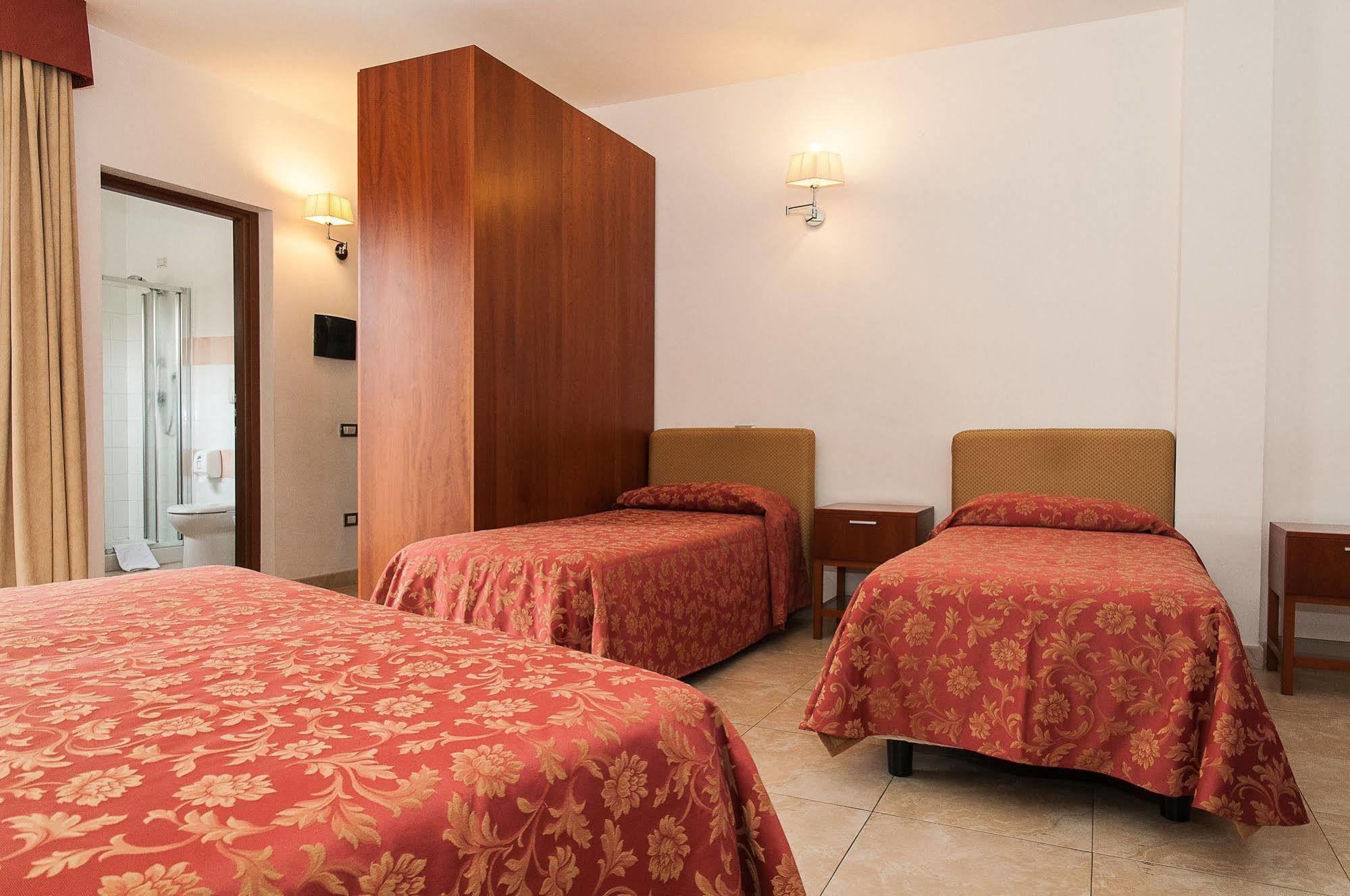 Hotel Demar Ольбия Экстерьер фото